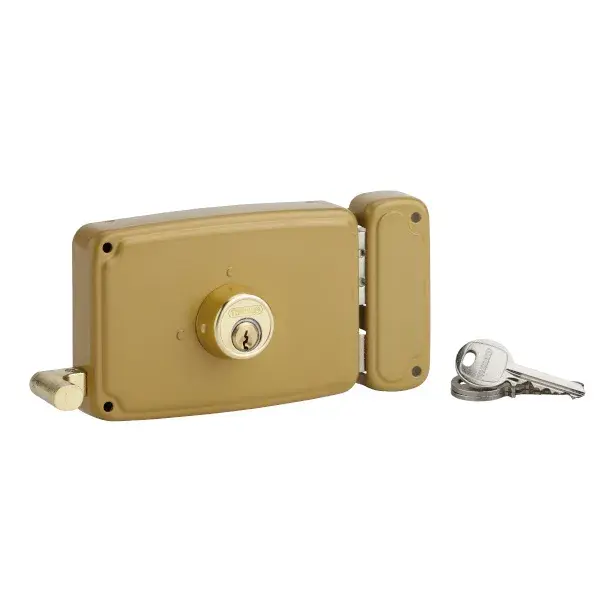 Cerradura de sobreponer con tirador dcha 140x94 eje 70 mm