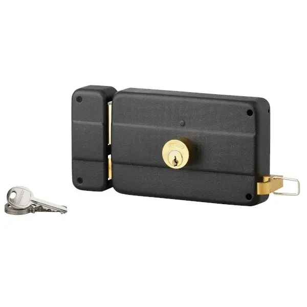 Cerradura de sobreponer con tirador izq 140x90 eje 70 mm