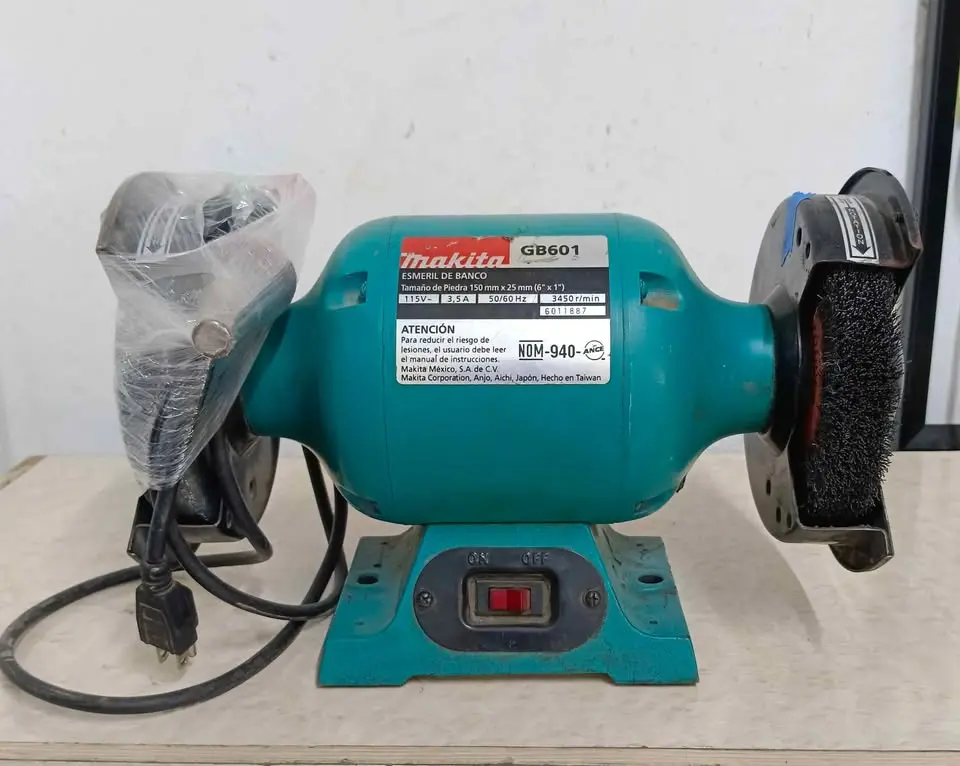 Carro de Carga Esmeril de banco Makita gb601, usado