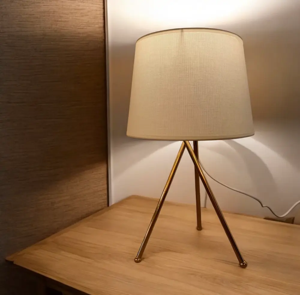 Regulable con Dimmable LAMPARA DE VELADOR BASE DORADA PANTALLA BLANCA