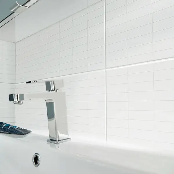 Azulejo cerámico blanco brillante Plain 20 x 60 cm goodhome