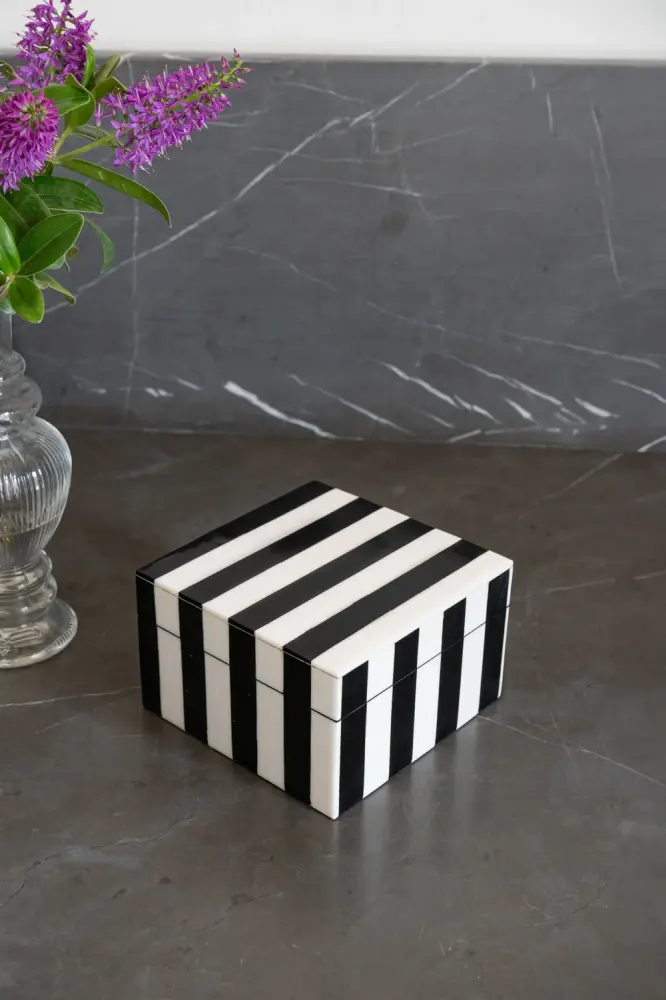 Caja Decorativa Compacto De Resina Cuadrada Con Diseño De Rayas Blancas Y Negras