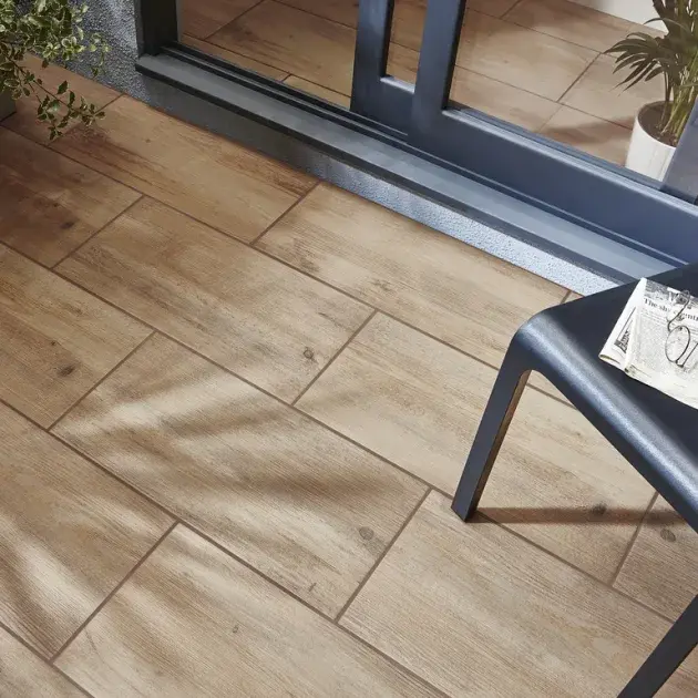 Pavimento porcelánico roble oscuro Norwegio 30x60cm