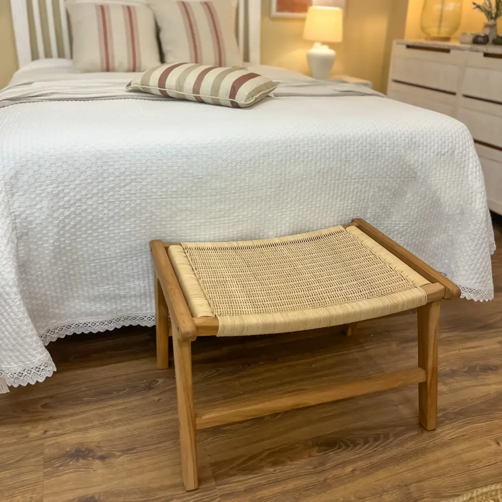 Descalzadora teca y ratán 65x47x40 cm para Cocinas Pequeñas