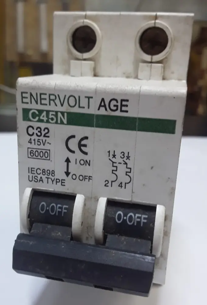 LLAVE TERMICA 32 " ENERVOLT " con Control Inteligente