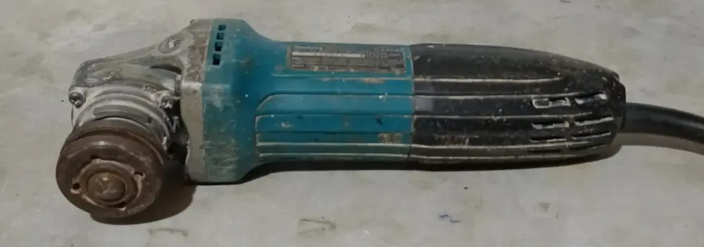 Mini Esmeril Makita ga4530, usado