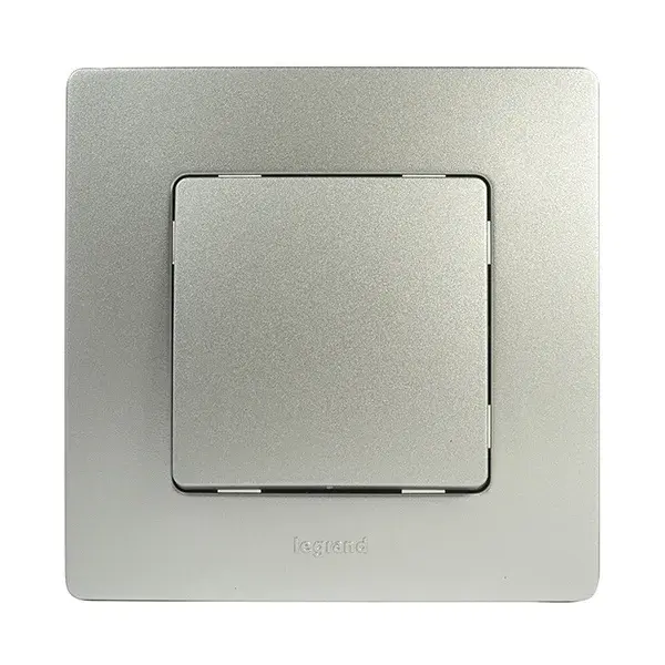 Conmutador plata monobloc niloe legrand