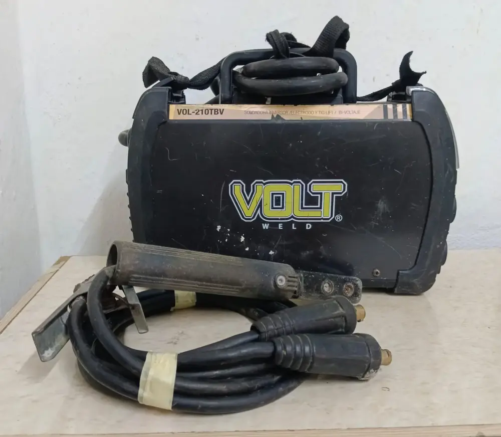 Soldadora Invert Volt vol-210tbv con cables, usado