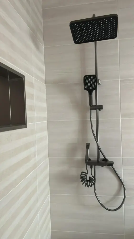 Conjunto de rampa de ducha inteligente sf-2b en metálico gun