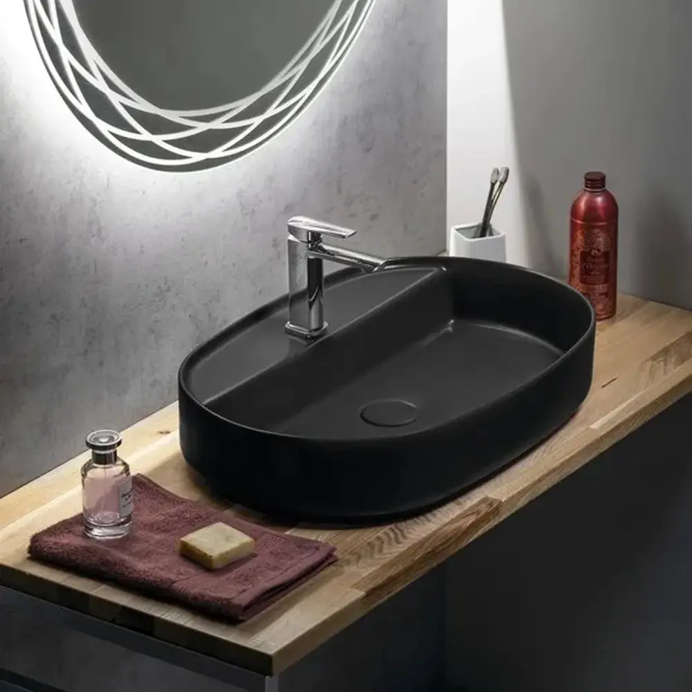 Lavabo de apoyo ovalado con orificio BathCore serie Infinity 60x40 color Negro Opaco