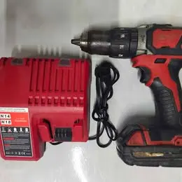 Sellador de Silicona TALADRO MILWAKEE