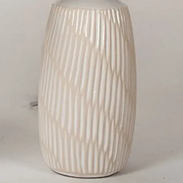 Pantalla Decorativa Lámpara de mesa Vera diseño lineal