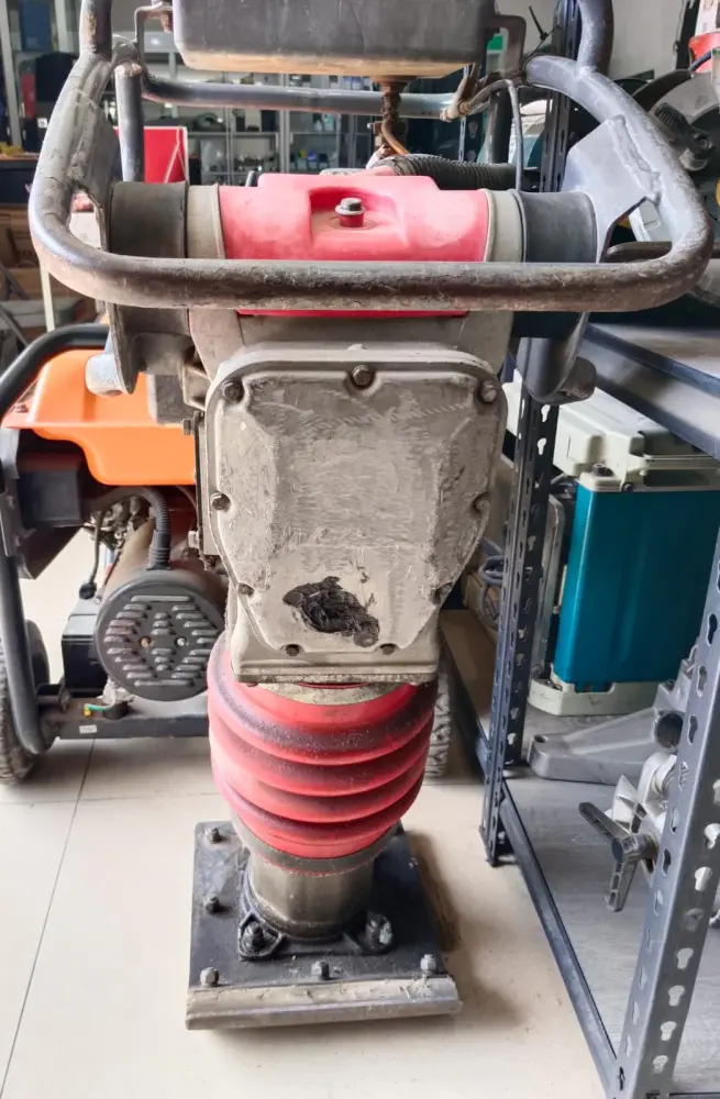 Montacargas Manual Bailarina Aplanadora Robin mr75r, usado