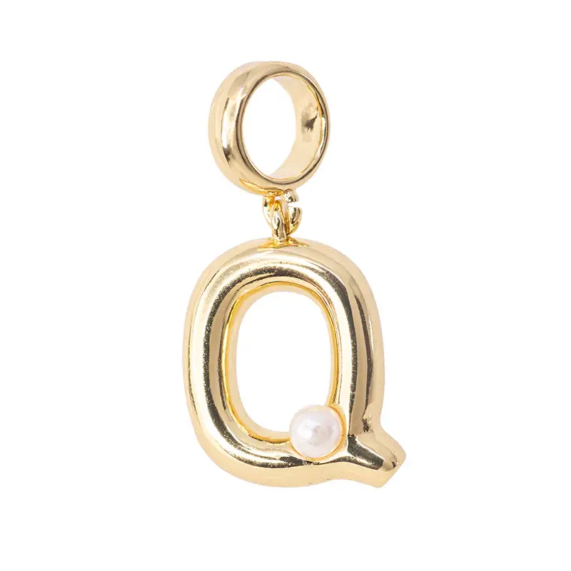 Dije Chapa con Perla Letra Q 14.5x12mm Dorado