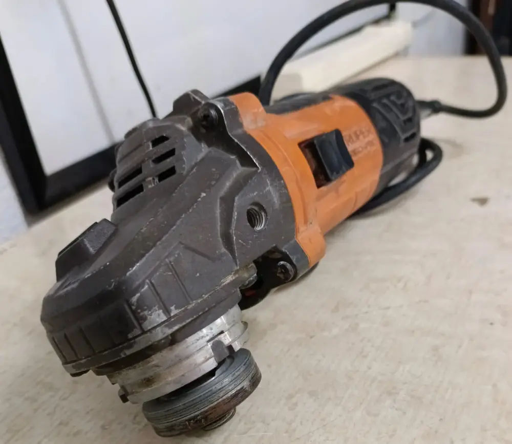 Mini esmeril TRUPER ergo-4570, usado