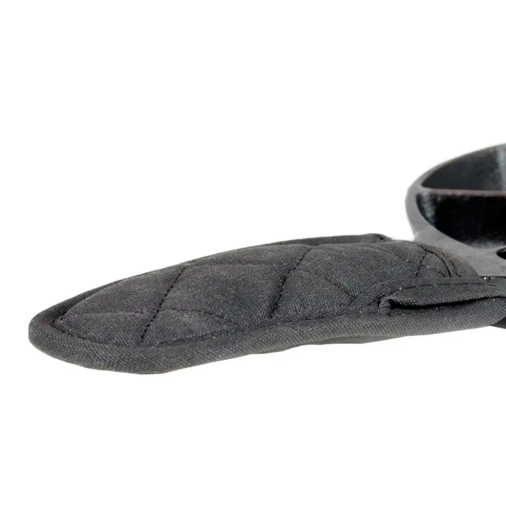 Protective textile cover Lodge frying pan handles