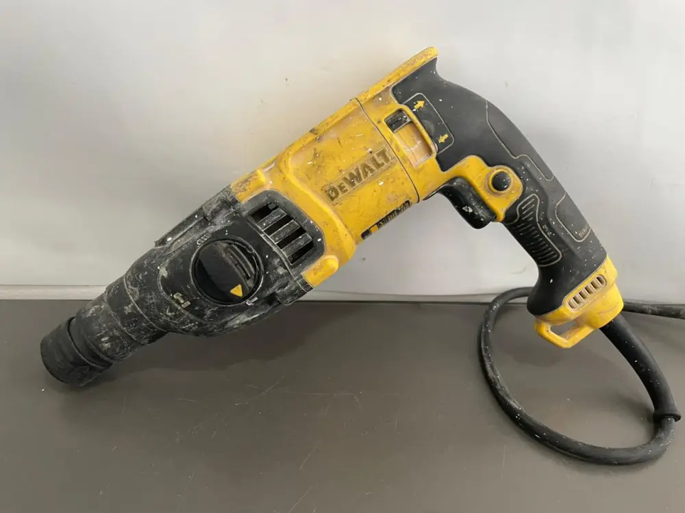 Rotomartillo DeWalt D25133-B3- Usado