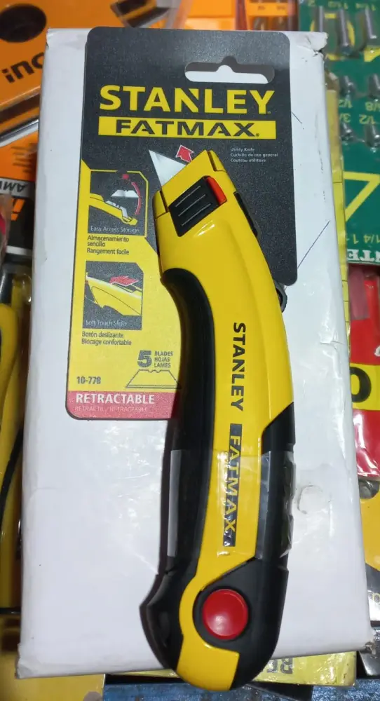 CUTTER REFORZADO RETRACTIL "STANLEY" de Alta Visibilidad