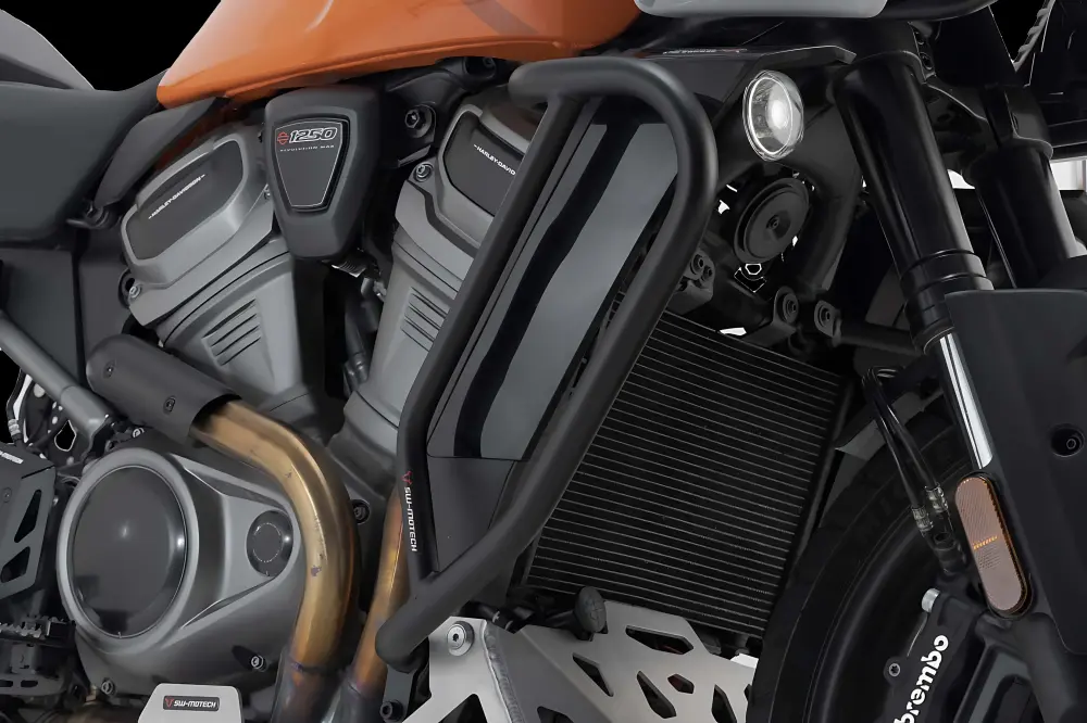 Protecciones laterales de motor Negro. Harley-Davidson Pan America (21-). para Uso Exterior