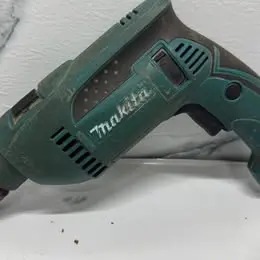 Taladro Makita HP1640 – Usado