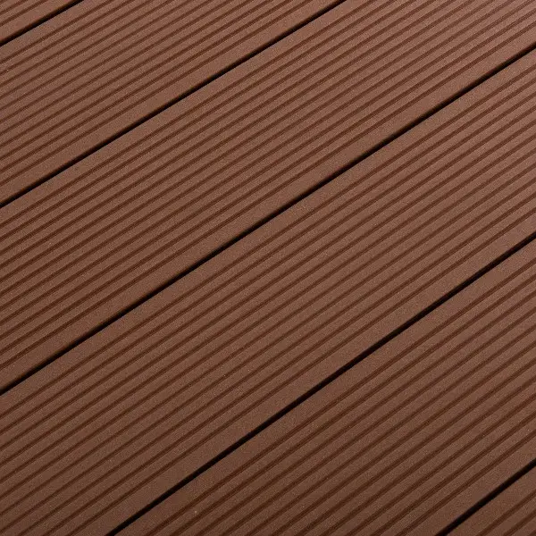 Lama de terraza de composite marrón blooma