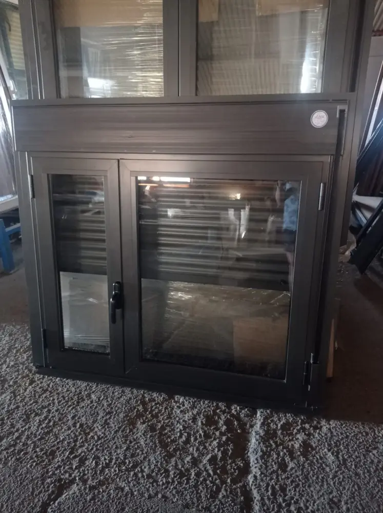 Lámpara Temática Ventana de PVC con persiana