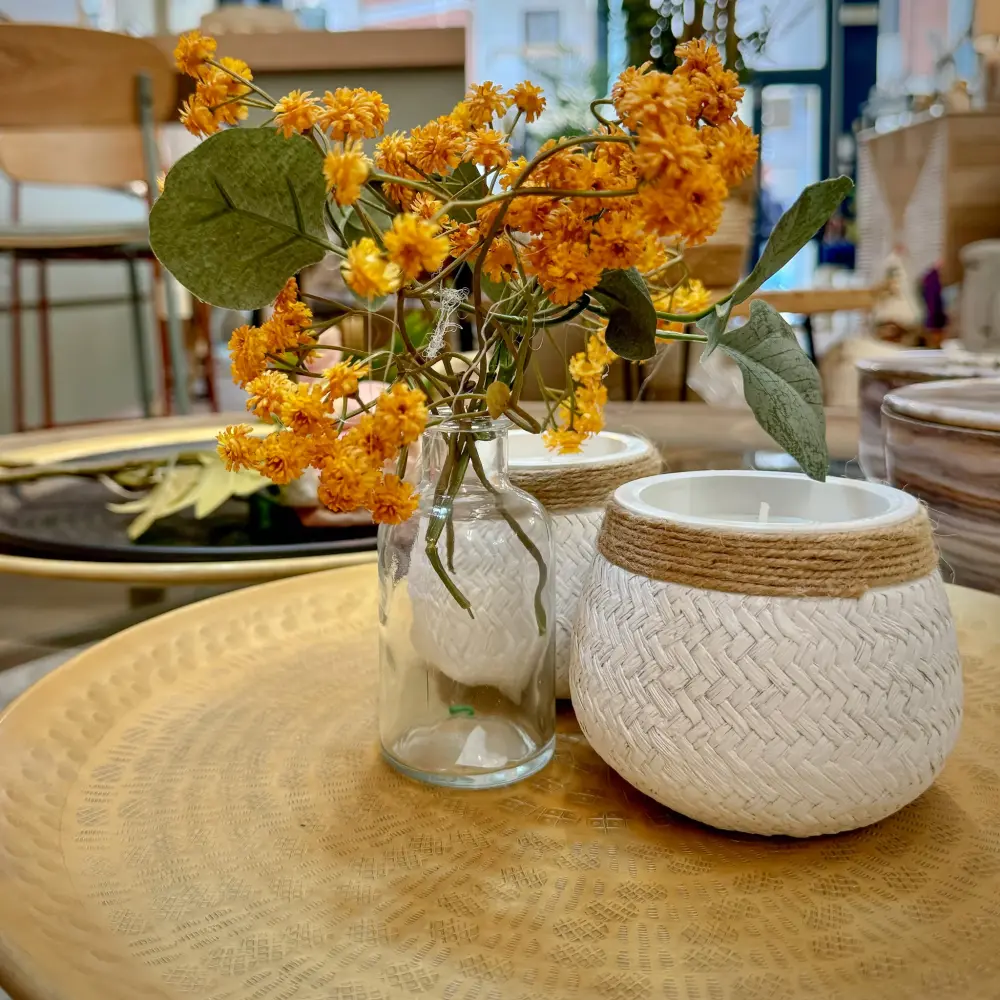 Vela blanca con cuerda 11x9 cm con Baterí Recargable