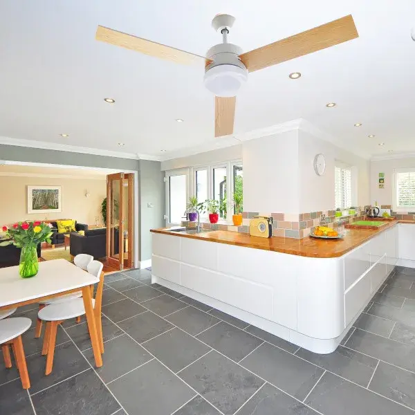 Ventilador de techo con luz Terral DC 3 aspas 121 cm madera megaled